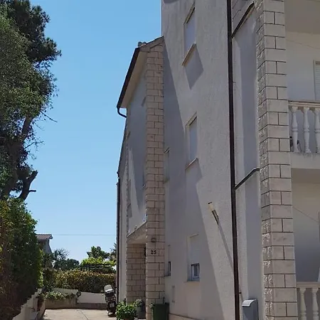 Okrug Gornji 17032c Appartamento